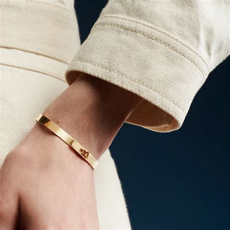 hermes kelly bracelet.